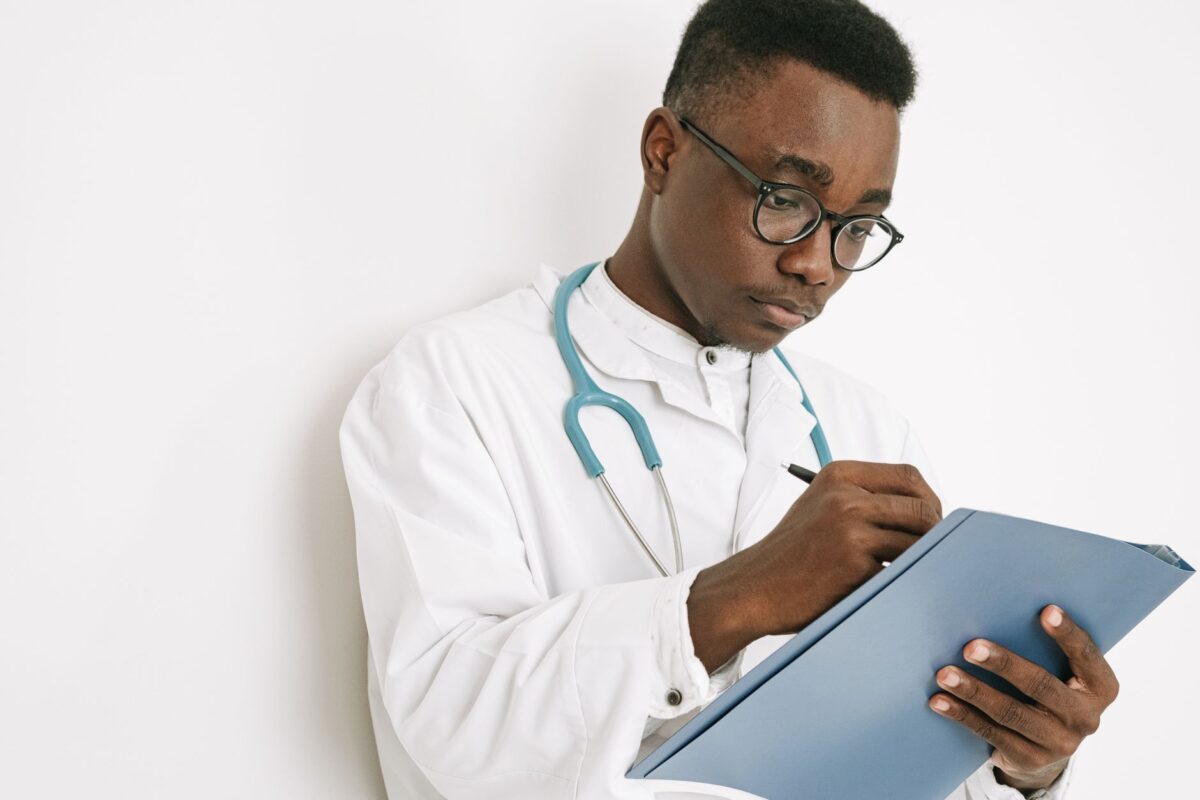 choisir clinique médecine vérifier qualifications autorisation